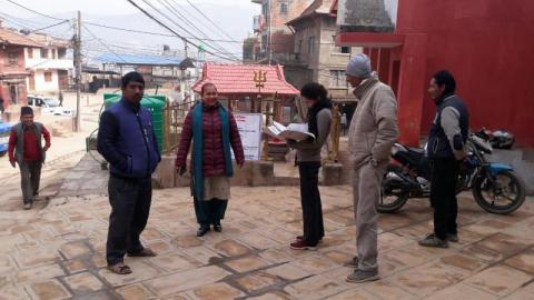 अनुगमन गर्नुहदै नगर उप प्रमुखज्यूका साथ कर्मचारीहरु 